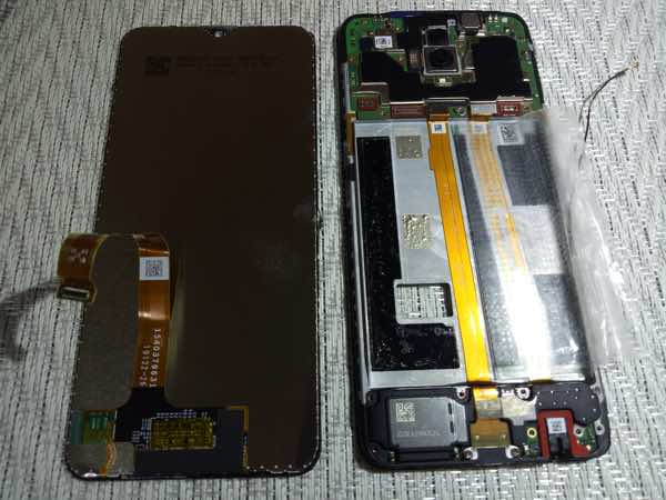 the-display-of-the-smartphone-oppo-f11-broke-so-i-replaced-it-myself_12